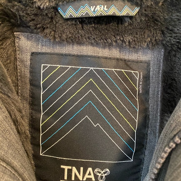 TNA VAIL PARKA - Picture 4 of 7